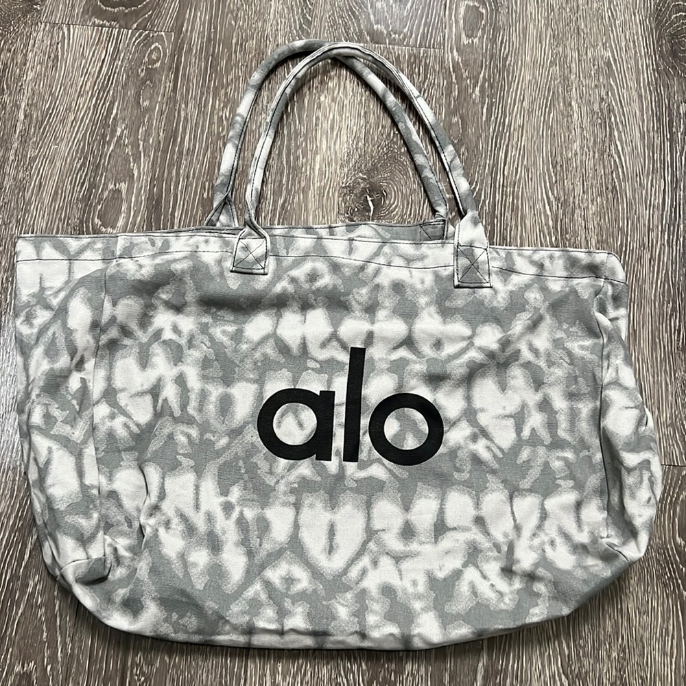 Alo yoga tote bag